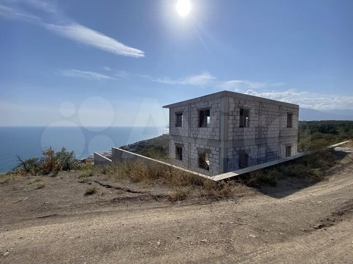 Дом 214 м² на участке 6,2 сот.