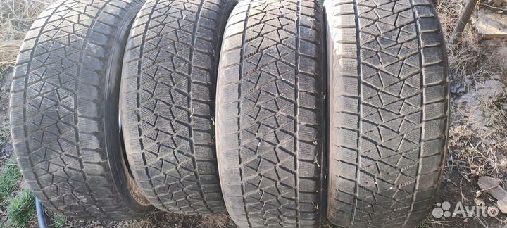 Bridgestone Blizzak DM-V2 265/50 R20