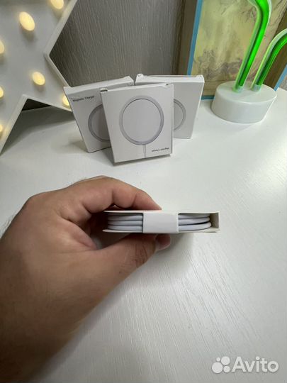 Apple MagSafe charger беспроводная зарядка iPhone