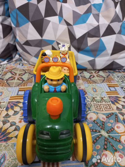 Трактор музыкальный 