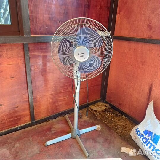 Вентилятор напольный vitek