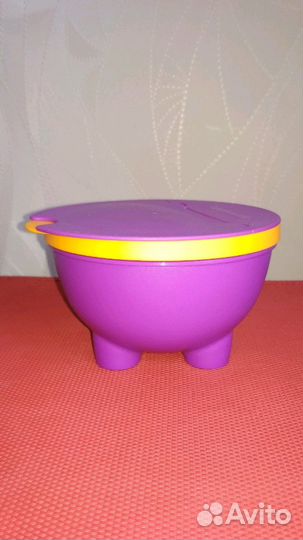 Контейнер Tupperware