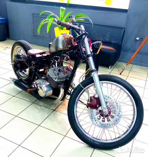 Custom bobber cafe racer scrambler 350