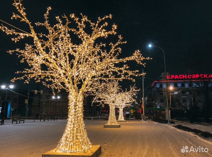 Новогоднее оформление световыми деревьями