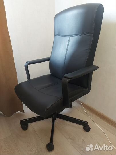 Рабочий компьютерный стул IKEA икеа millberget