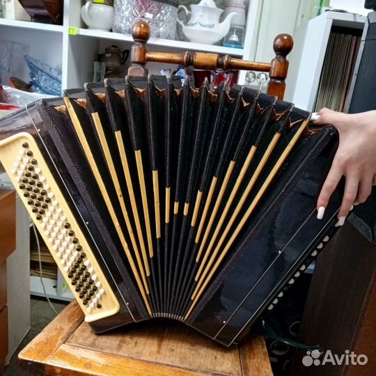 Баян музыкальный инструмент