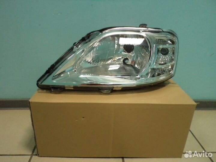 Фара Renault Logan с 2010 г. в (Рено Логан)