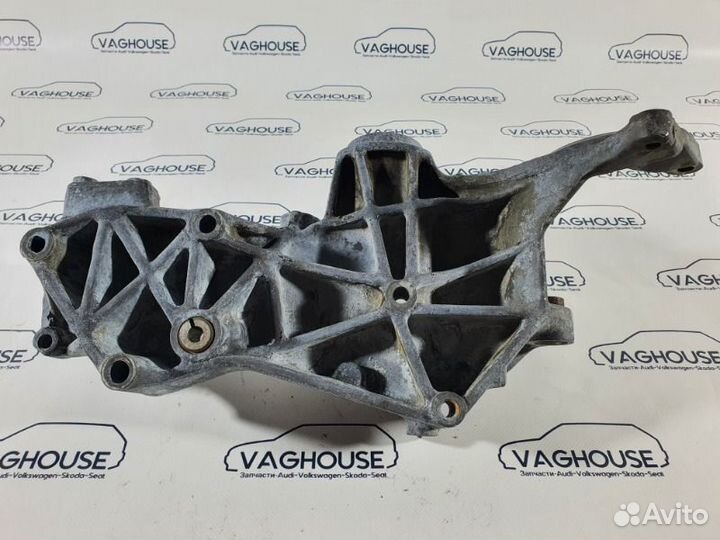 Кронштейн генератора Volkswagen Passat B5 3B2 1.8T