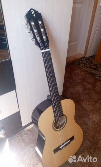 Классическая гитара бу