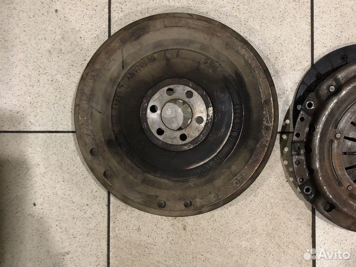 Маховик со сцеплением skoda octavia a4 typ