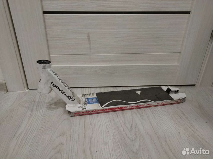 Дека для трюкового самоката лаки