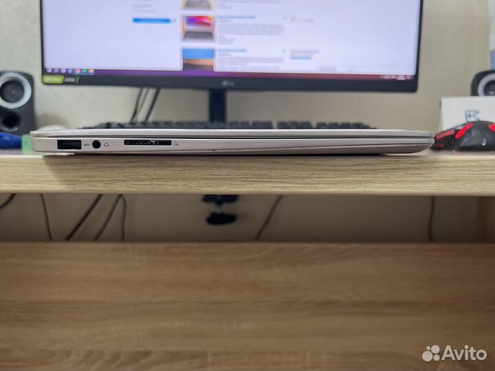 Ноутбук asus Zenbook UX330C i5