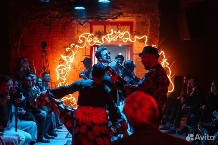 Поющий ведущий