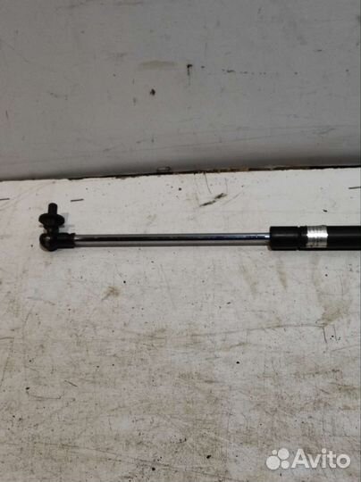 Амортизатор двери багажника Suzuki Jimny