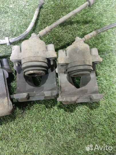 Суппорта передние октавия тур а4