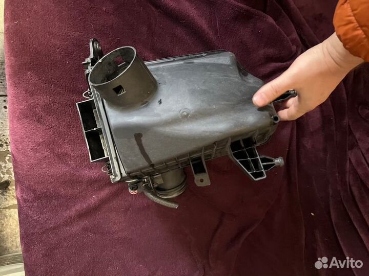 Корпус воздушного фильтра Nissan X-Trail NT31