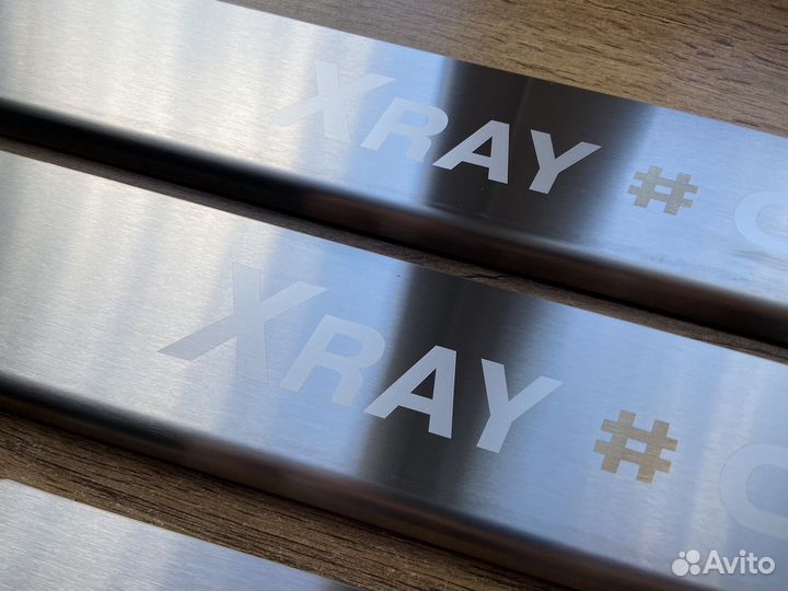 Оригинальные накладки на пороги LADA Xray Club