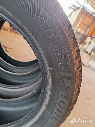 Bridgestone Blizzak Spike-01 185/60 R30