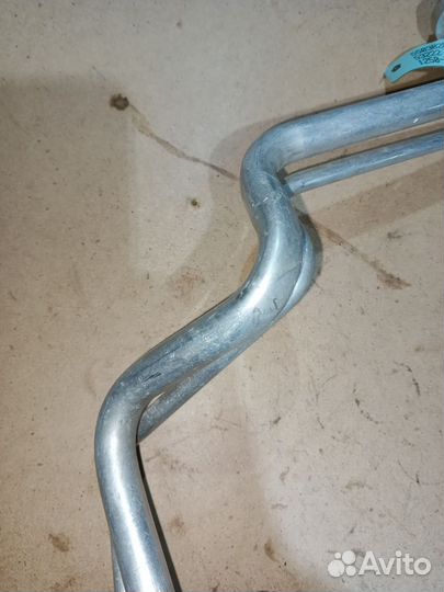 Трубка кондиционера Jeep Grand Cherokee WK2