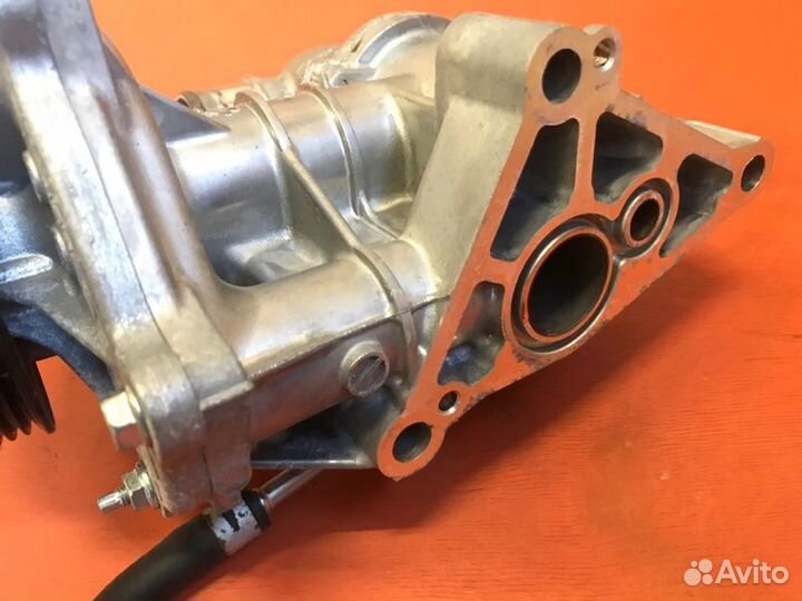 Помпа водяная Toyota Crown AWS210-6030563 2AR-FSE
