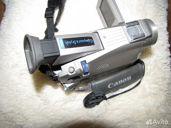Видеокамера Canon MV 400
