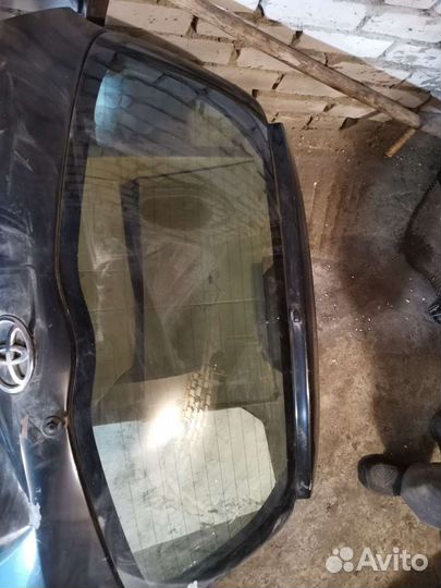 Стекло задней двери