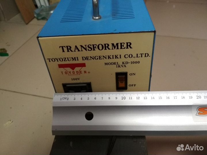 Понижающий трансформатор Toyozumi KD-1000 220/100