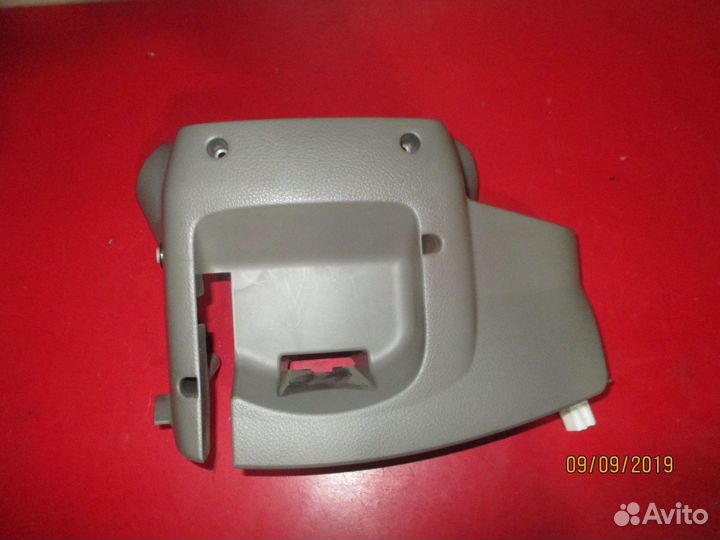 Кожух рулевой колонки нижняя часть Nissan Presage