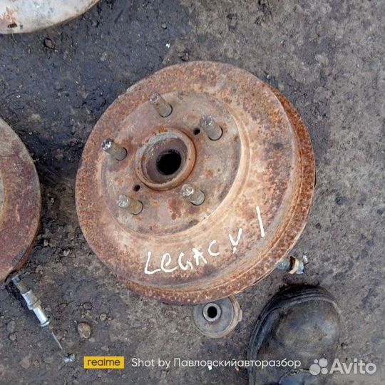 Поворотный кулак ступица Subaru Legacy