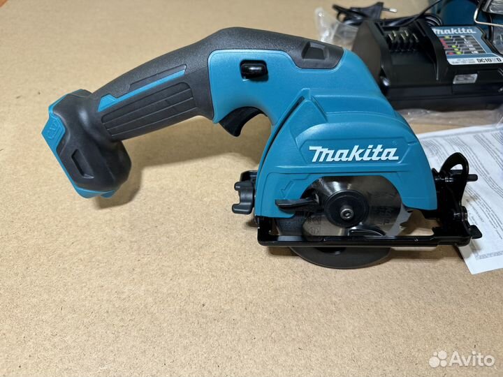 Аккумуляторная дисковая пила Makita HS301dwae