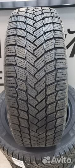 Michelin X-Ice Snow SUV 235/60 R18 107T