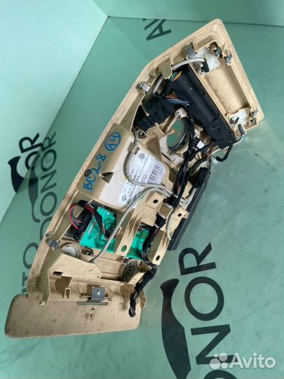 Плафон освещения салона Volkswagen Touareg 7L