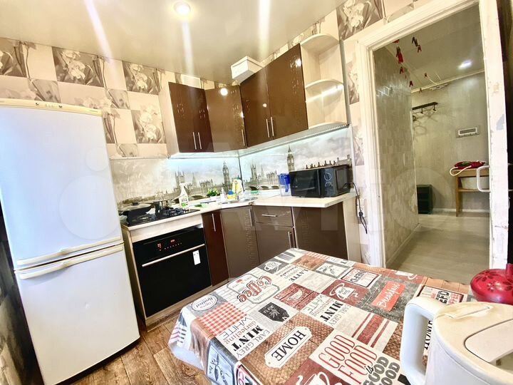 2-к. квартира, 52 м², 4/4 эт.