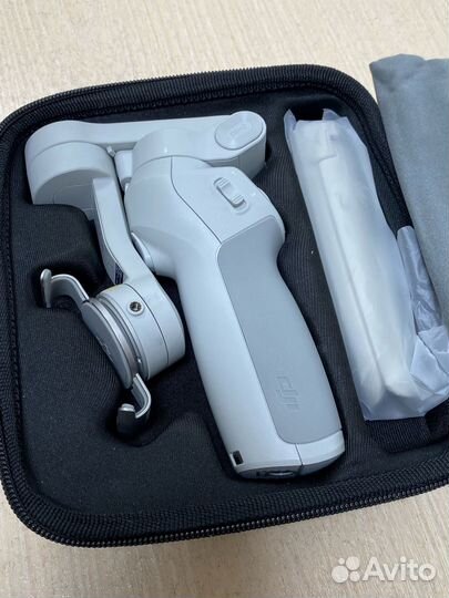 Cтабилизатор для смартфона DJI Osmo Mobile 4