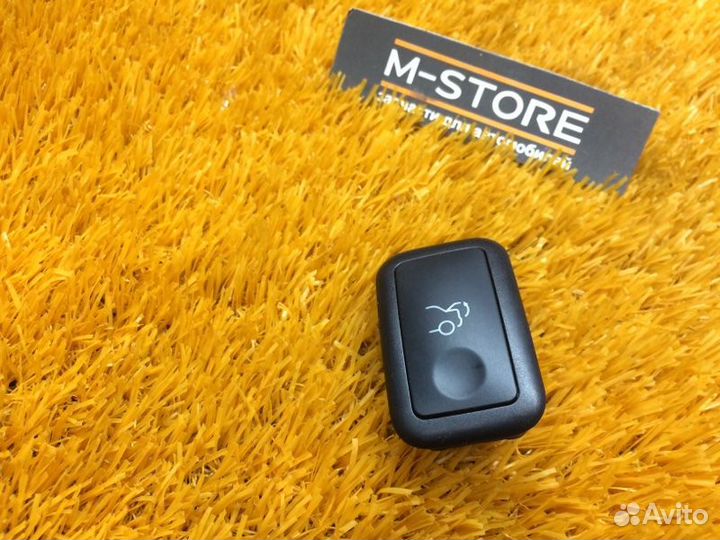 Кнопка открывания багажника передняя правая