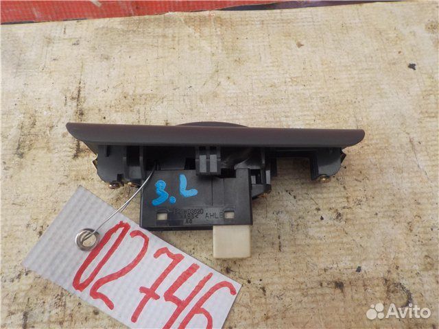 Кнопка стеклоподьемника задняя левая Kia Cerato