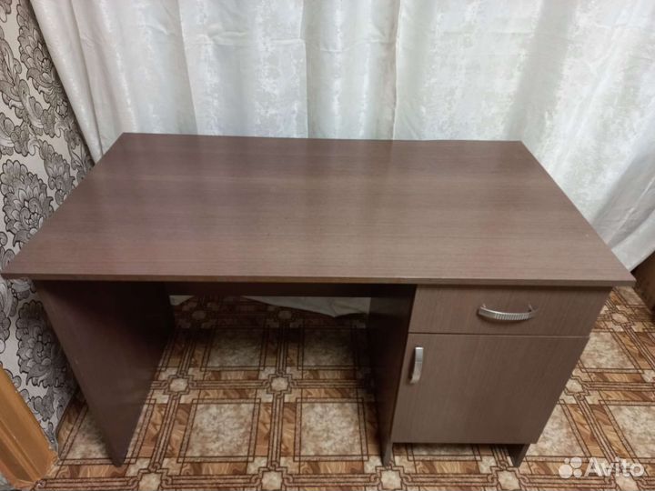 Стол, письменный стол