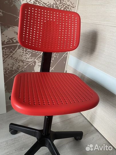 Стул IKEA на колесиках