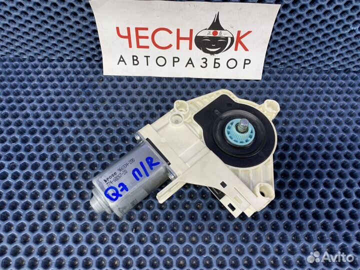 Мотор стеклоподъемника правый Audi Q7 4L