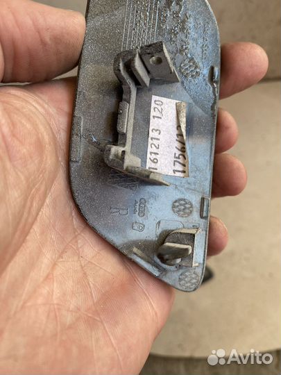 Крышка форсунки омывателя фар audi Q3 правая