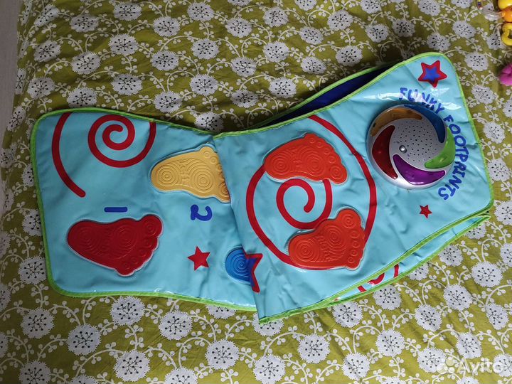 Развивающие игрушки для малышей пакетом