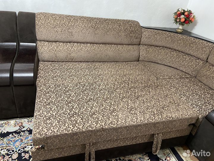 Большой угловой диван раскладной бу