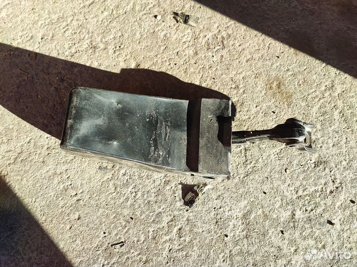 Ограничитель передней левой двери skoda superb II