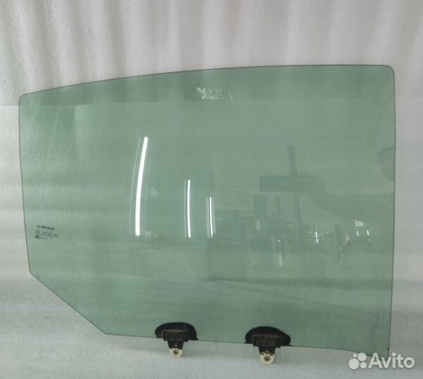 Стекло задней правой двери Renault Fluence