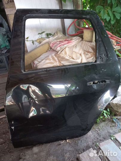 Дверь задняя левая renault duster
