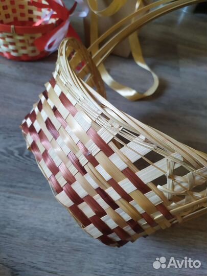 2 корзины плетеные для подарков