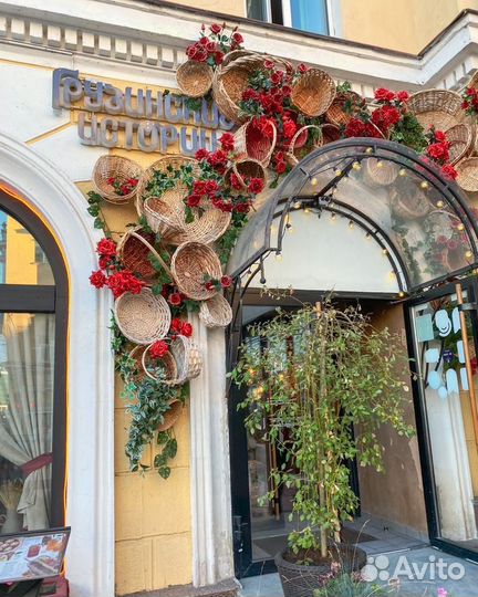 Оформление входной группы и витрин