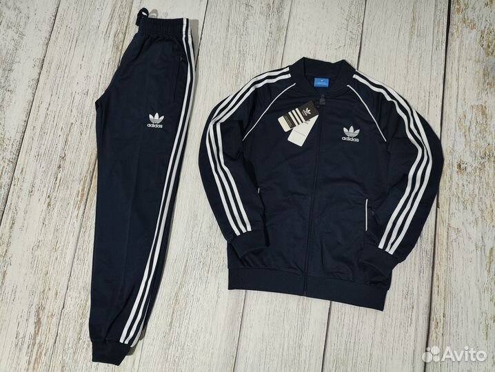 Спортивный костюм adidas