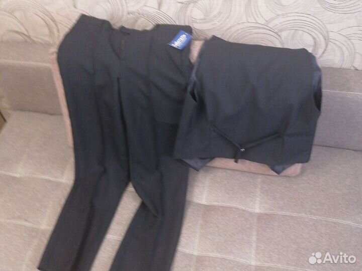 Брюки школьные на мальчика и жилетка