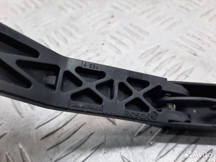 Щеткодержатель (поводок стеклоочистителя, дворник)